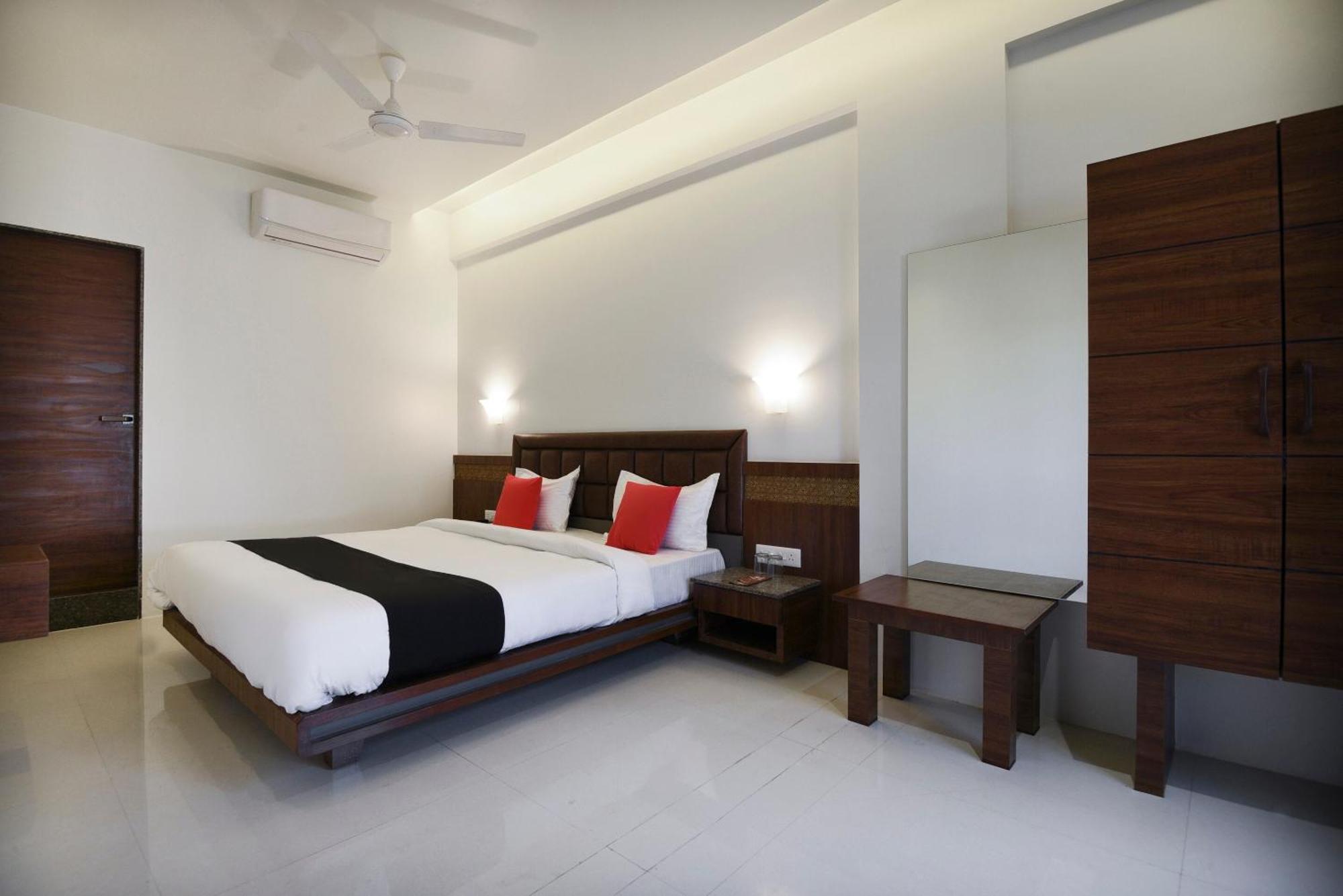 Oyo Flagship Hotel Shreeyash Executive Mangvadi Esterno foto