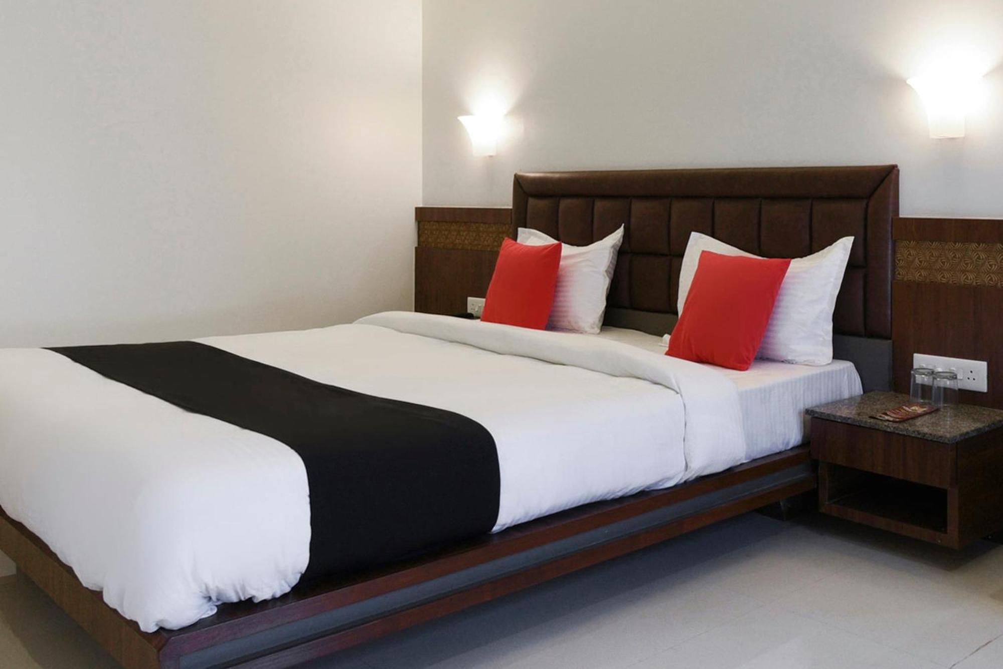 Oyo Flagship Hotel Shreeyash Executive Mangvadi Esterno foto