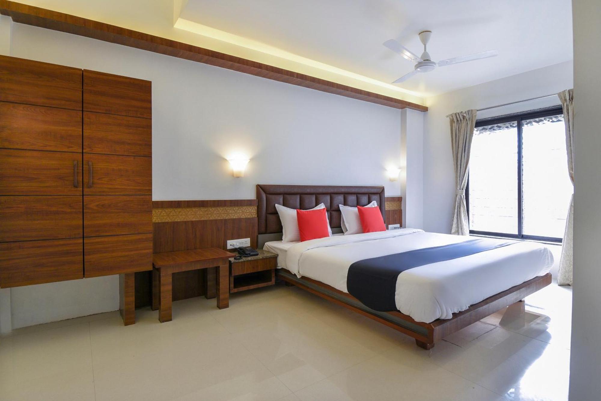Oyo Flagship Hotel Shreeyash Executive Mangvadi Esterno foto