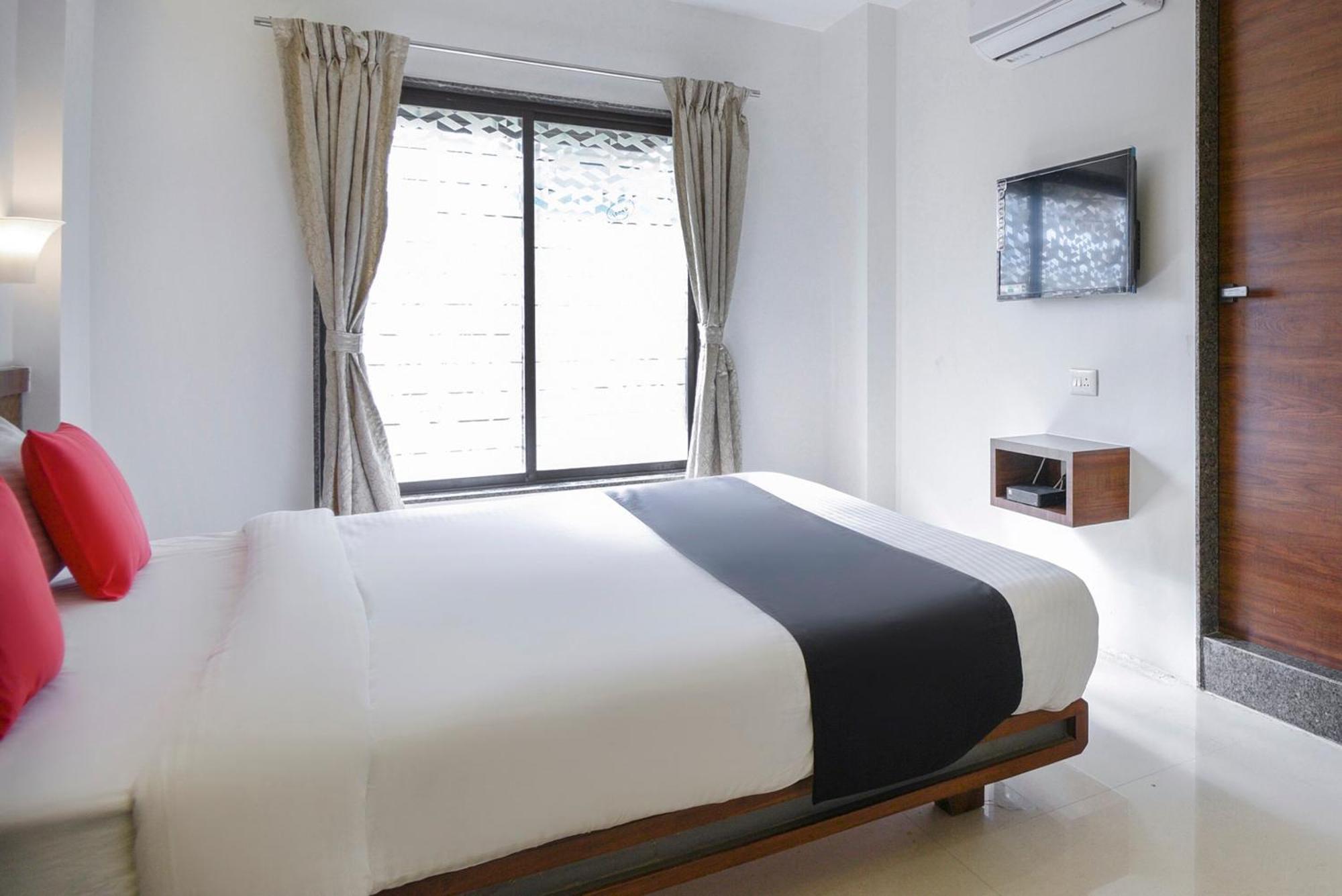 Oyo Flagship Hotel Shreeyash Executive Mangvadi Esterno foto