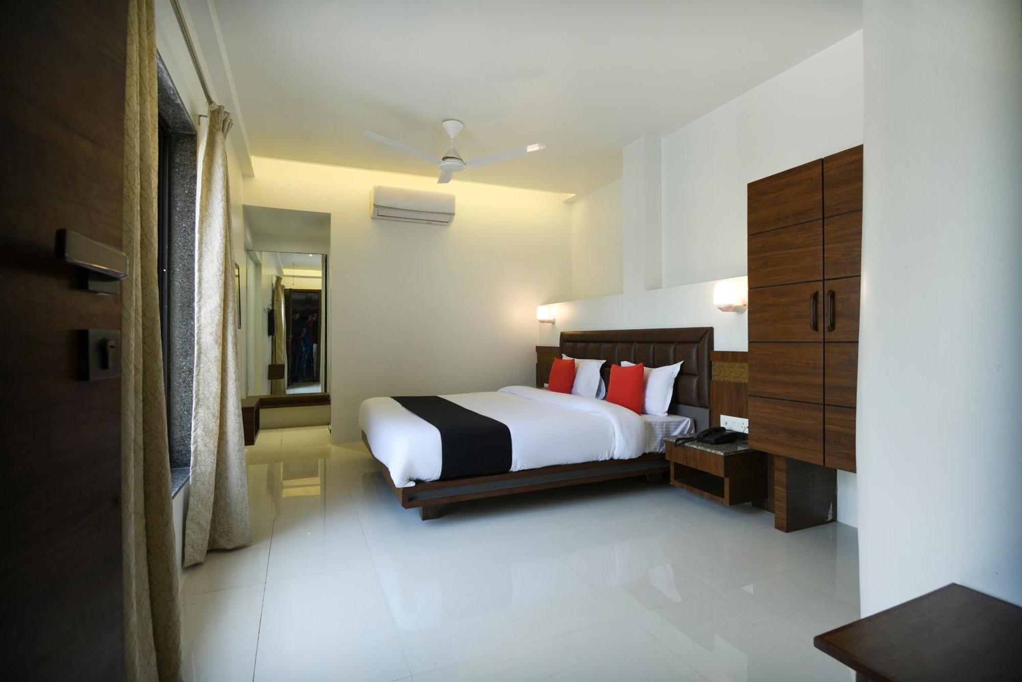 Oyo Flagship Hotel Shreeyash Executive Mangvadi Esterno foto