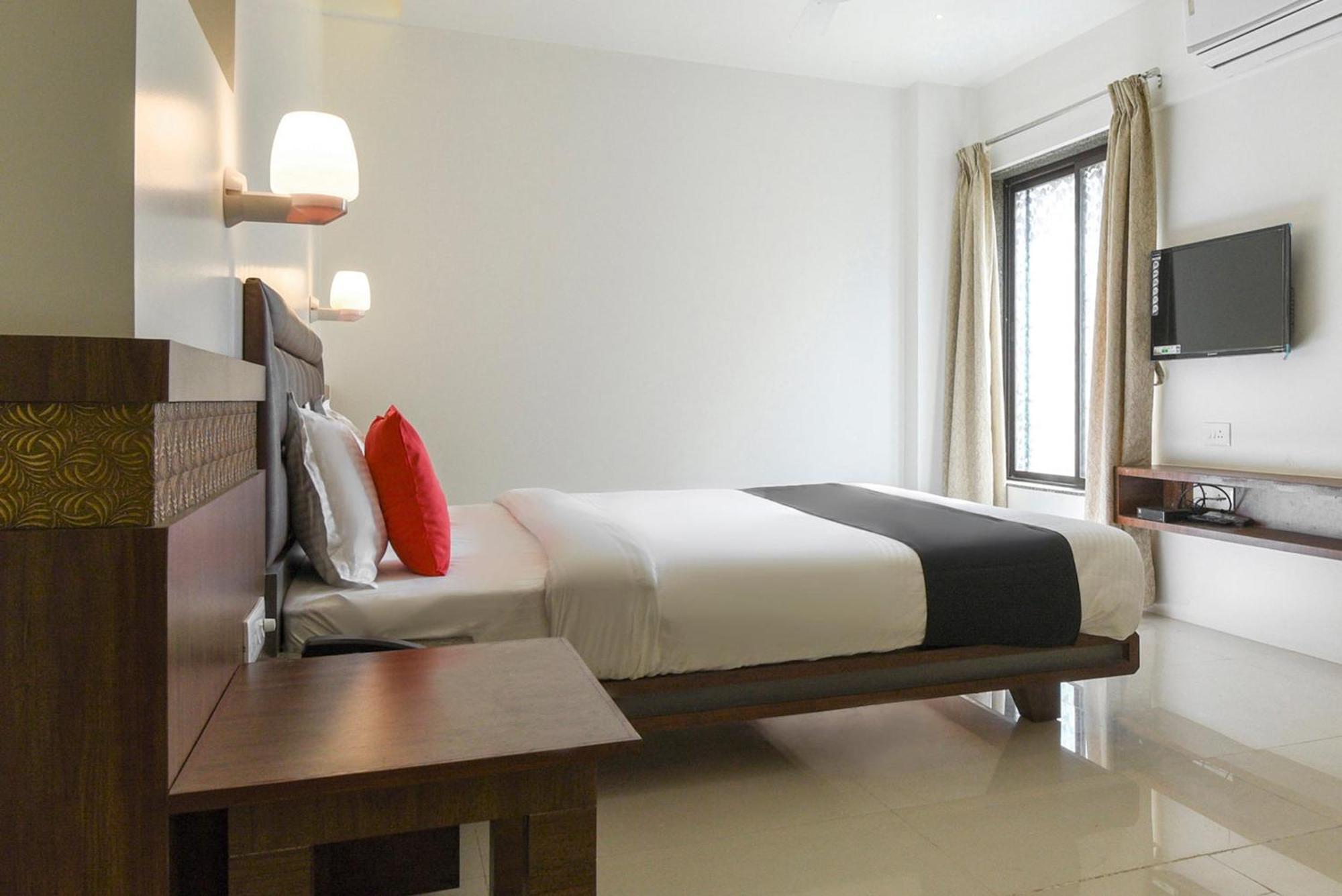 Oyo Flagship Hotel Shreeyash Executive Mangvadi Esterno foto