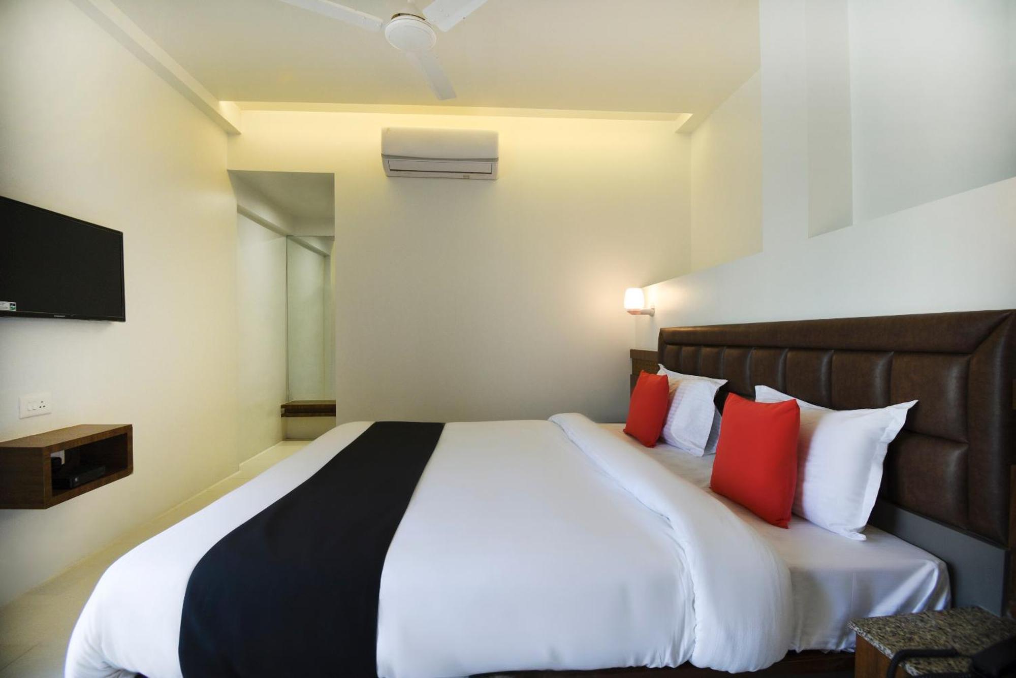 Oyo Flagship Hotel Shreeyash Executive Mangvadi Esterno foto