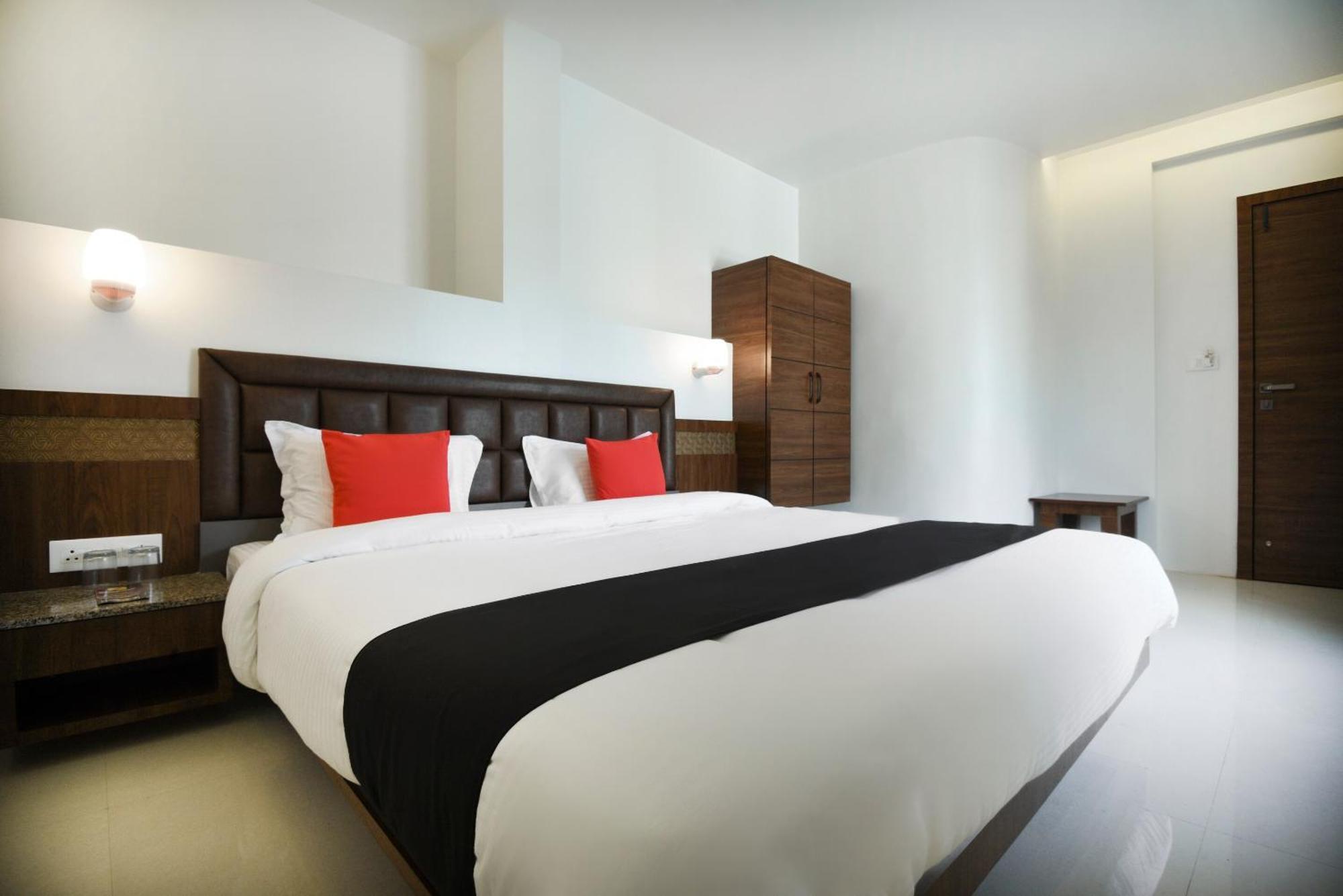 Oyo Flagship Hotel Shreeyash Executive Mangvadi Esterno foto